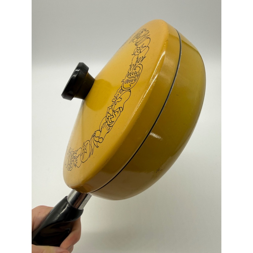 Vintage Wear-Ever Skillet Pan 8 Inch Harvest Yellow Vegetable print Lid USA